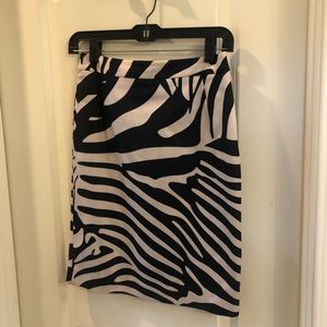 H&M black and cream print pencil skirt size 6